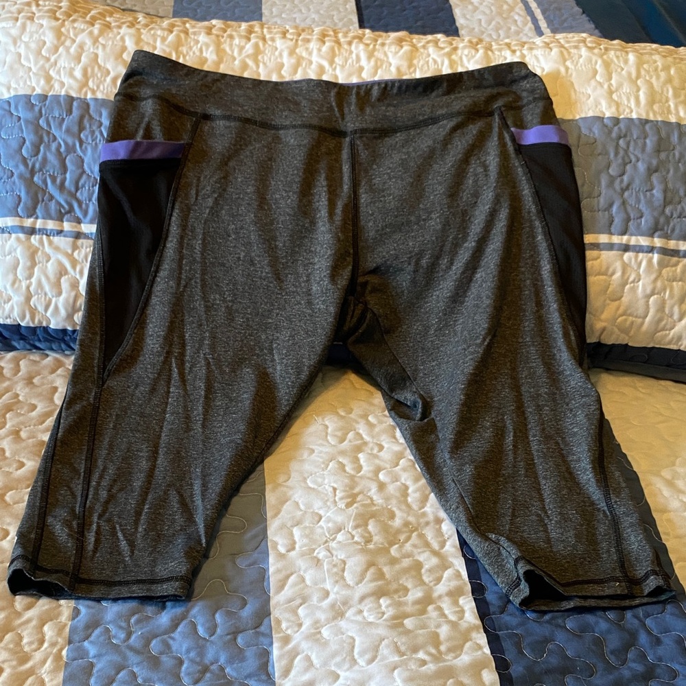 Gray and Black leggings w/Purple

I am 5 ft 4 in and these come to my calf